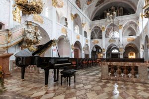 Yamaha C3x Flügel Yamaha C3x Flügel in einer Kirche