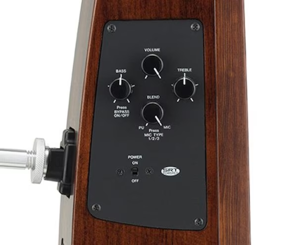 feature_08_35e9ff3a6ca447bb72ed3441217541e0 Rückseite des Yamaha SLB300 mit den Reglern