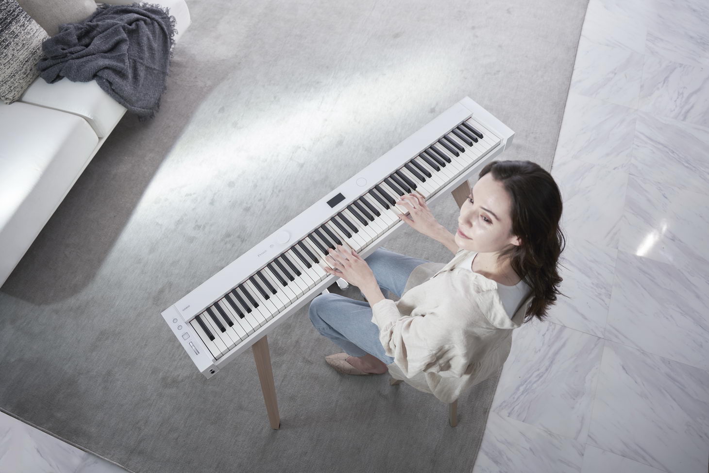 PX-S7000WE_MOODPIC_JAPAN_2022_0615_1284 Casio Privia PX-7000WE play von oben