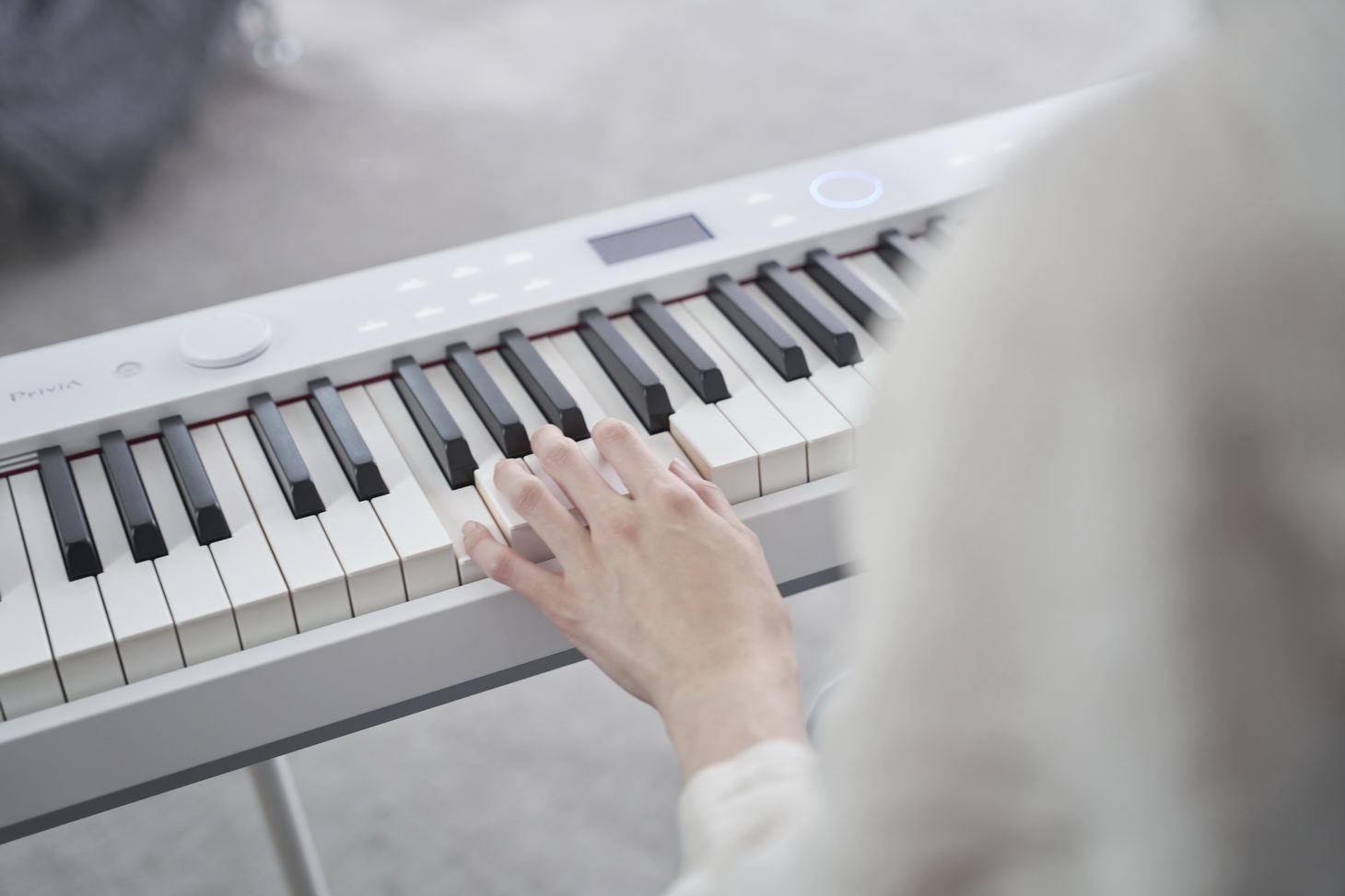PX-S7000WE_MOODPIC_JAPAN_2022_0615_1318 Casio Privia PX-7000WE play hand